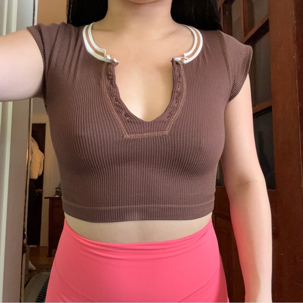 urban outfitters crop top